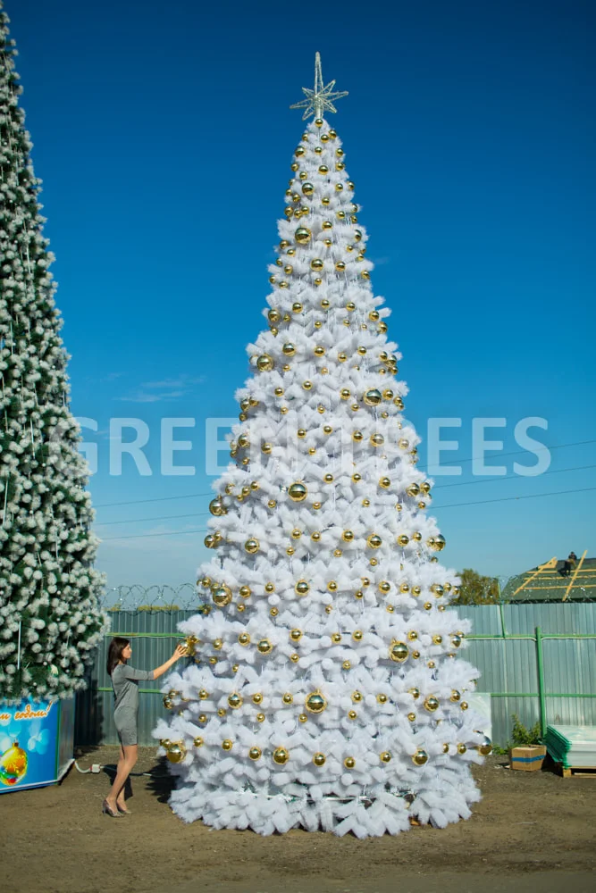 Новогодняя сосна Евро-2 зеленая с белыми кончиками